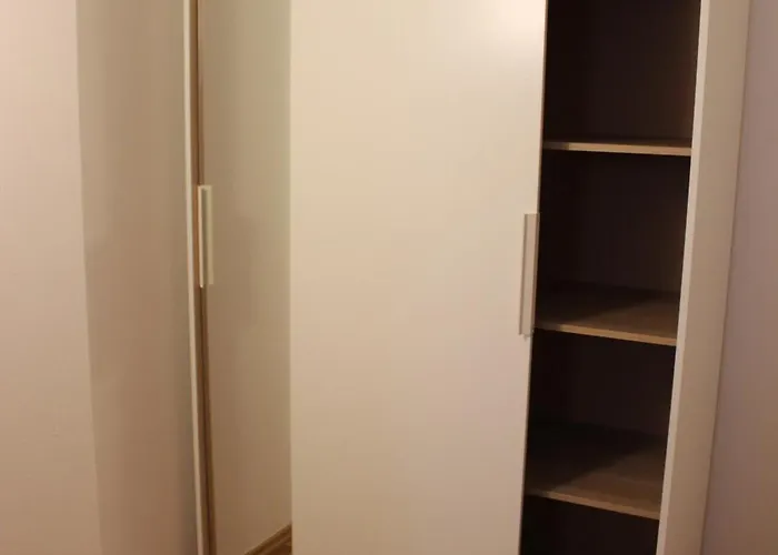 Center Golden Roof 8 Lejlighed